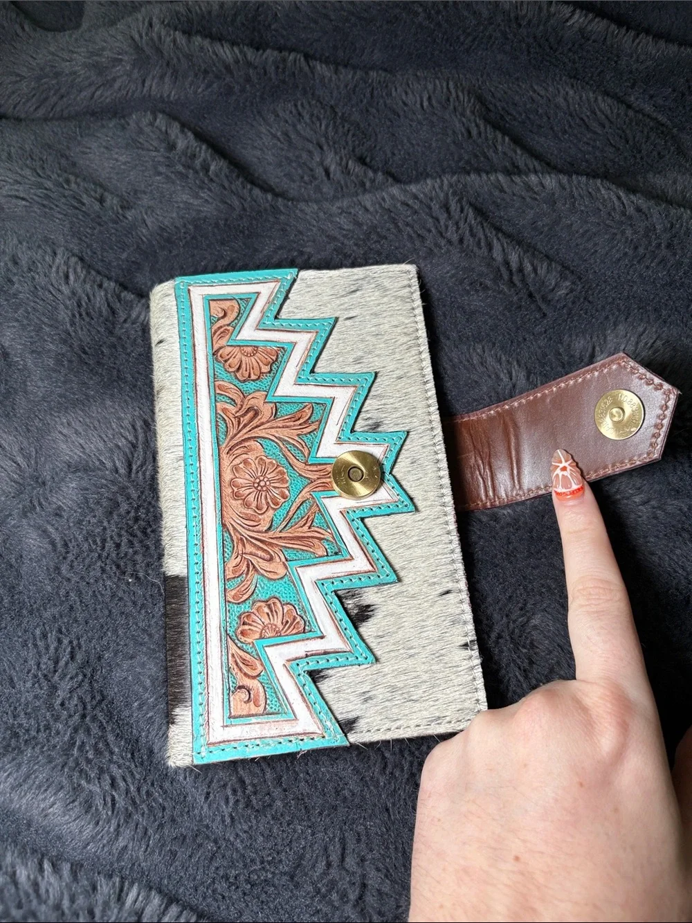 N/A turquoise white